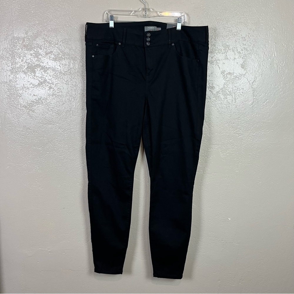 Torrid Jegging Skinny Super Soft High-Rise Jean 22 XT Black 3 Button Waistband
